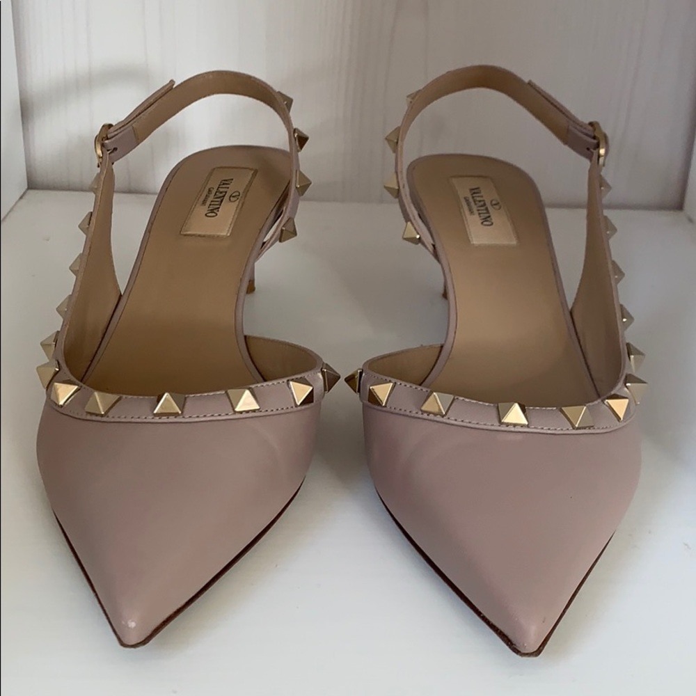 Valentino Rockstud blush  kitten heel, size 39.